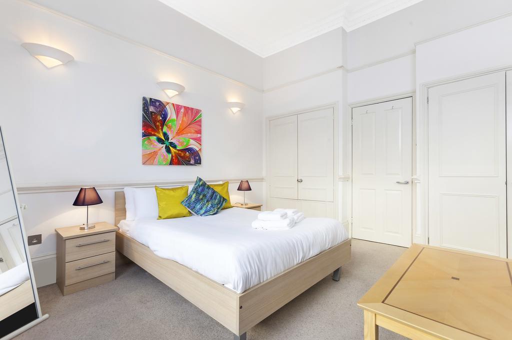 Club Living - Hyde Park & Paddington Apartment