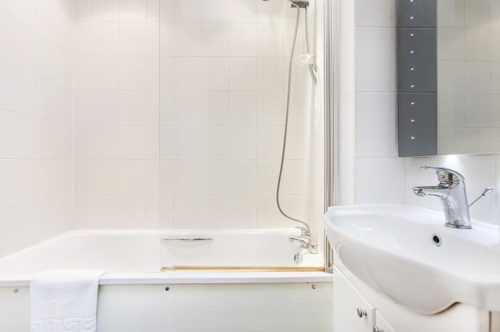 Club Living - Hyde Park & Paddington Apartment