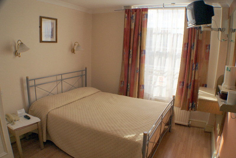 Smart Hyde Park View Hostel London