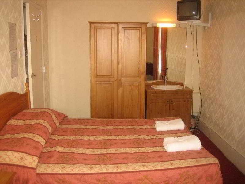 Ravna Gora 3* London