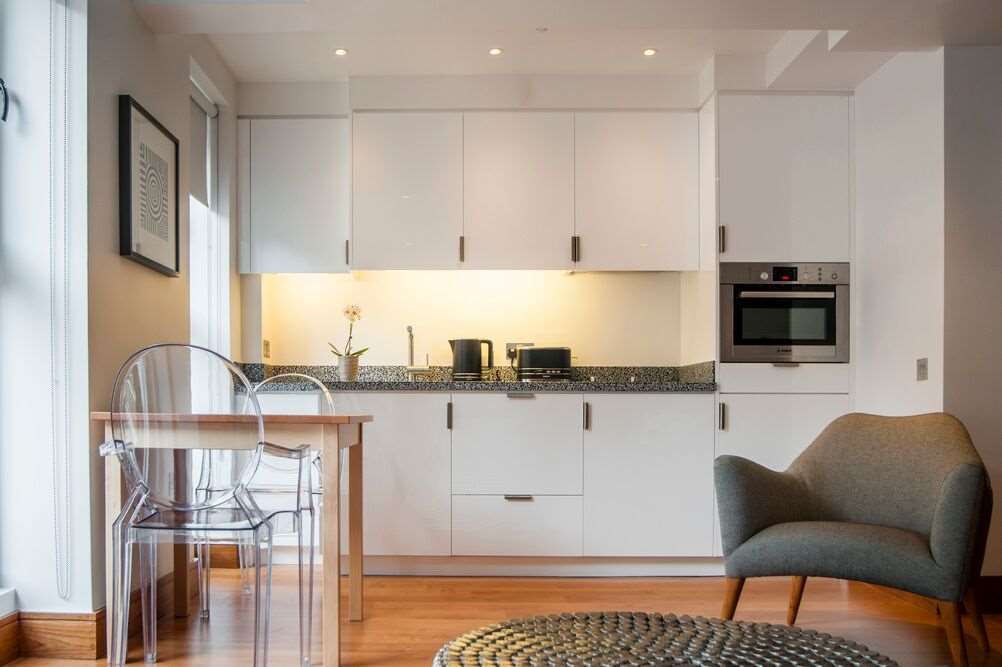 Apartment Native Tower Hill London