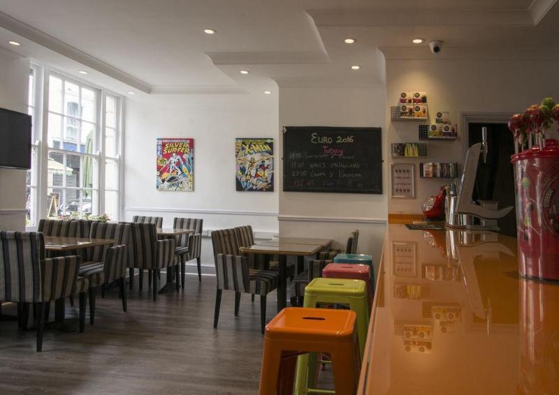 Smart Hyde Park View Hostel London