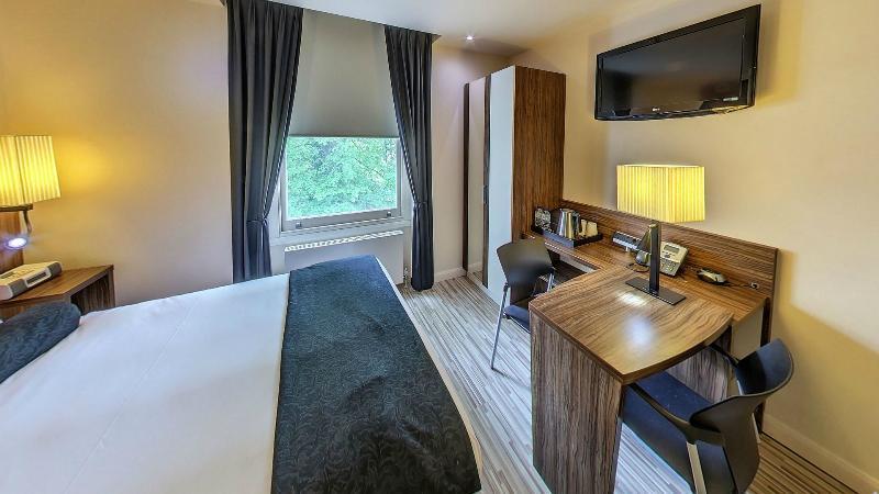 Simply & Hotel 4*