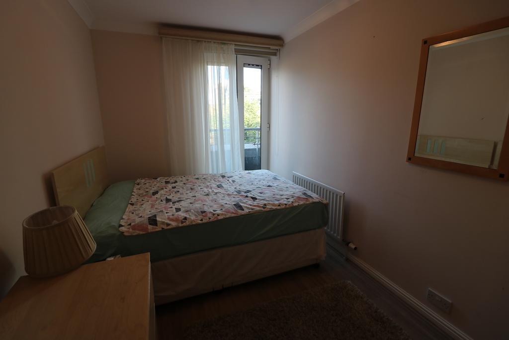 Apartment Regents Plaza London