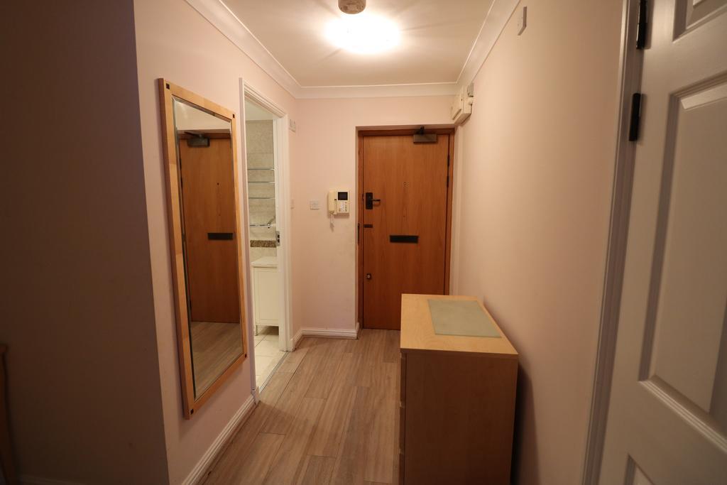 Regents Plaza Apartment London