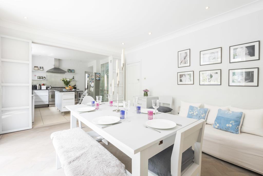 Fashionable Family In Southfields Holiday home London