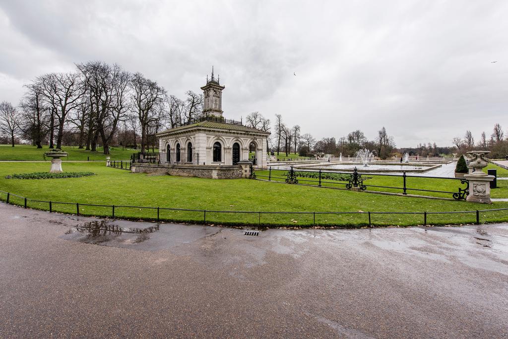 Hyde Park Terrace *