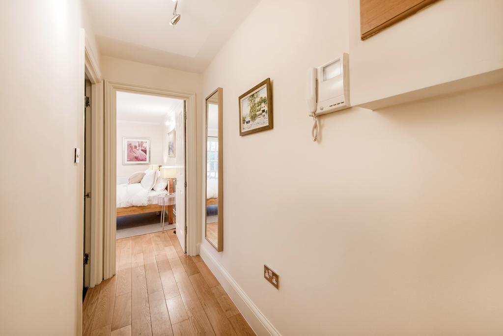 Hyde Park Terrace Apartment