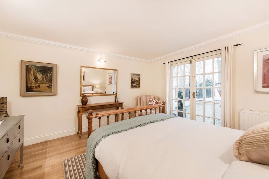 Hyde Park Terrace London