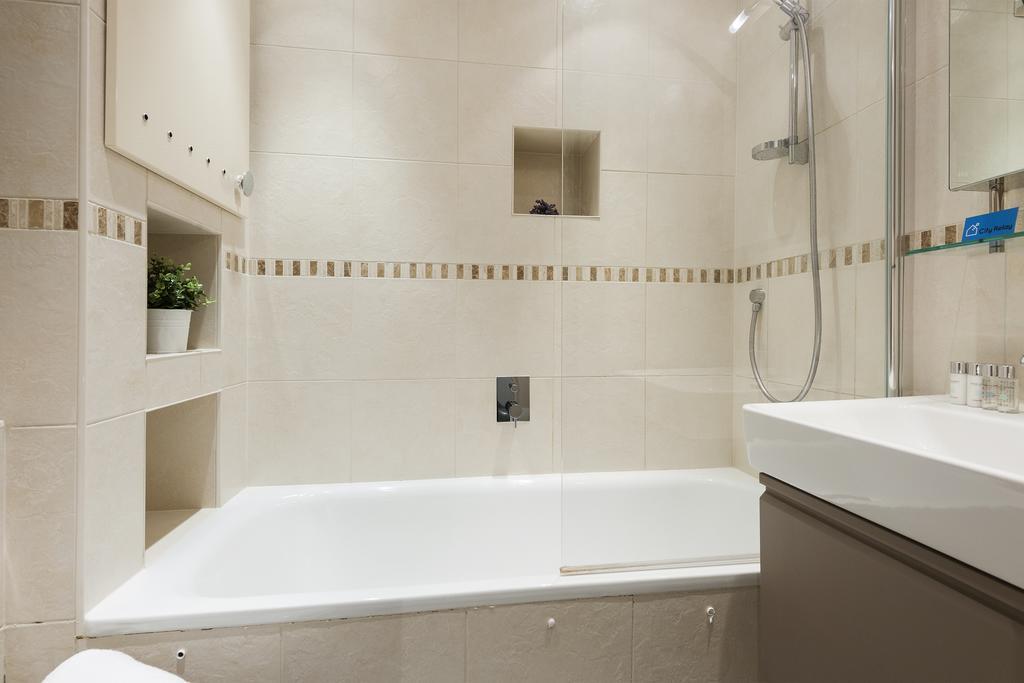 Apartment The Drayton Gardens Gem London