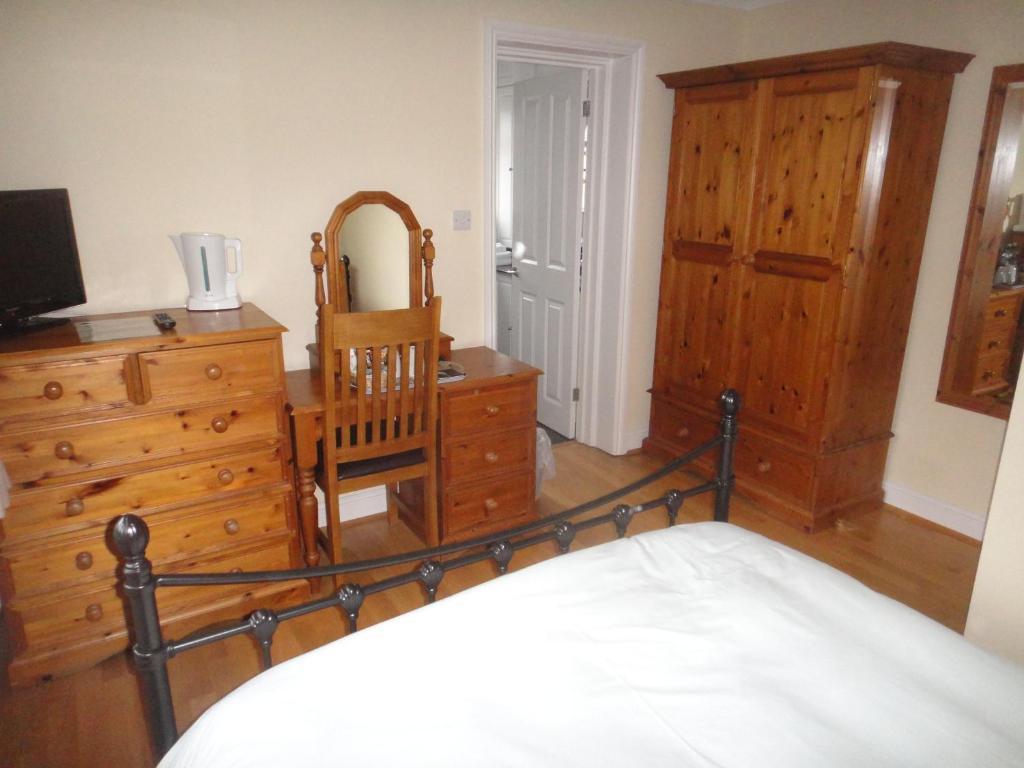 The Oaks Guest house London
