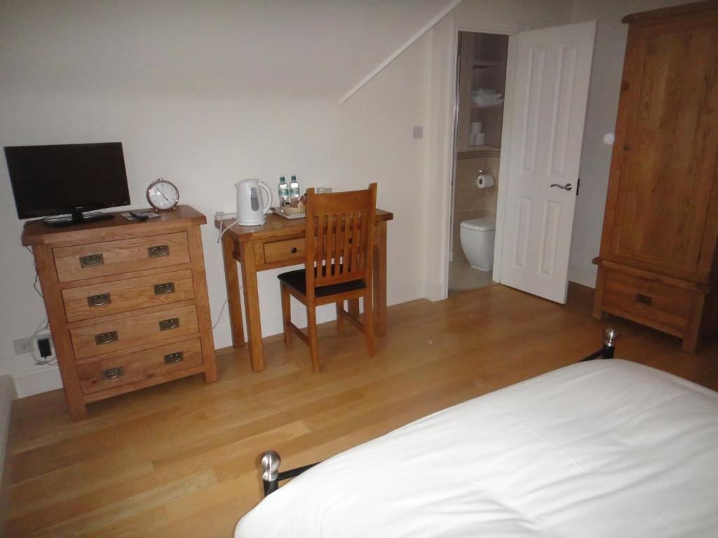 The Oaks Guest house 4*