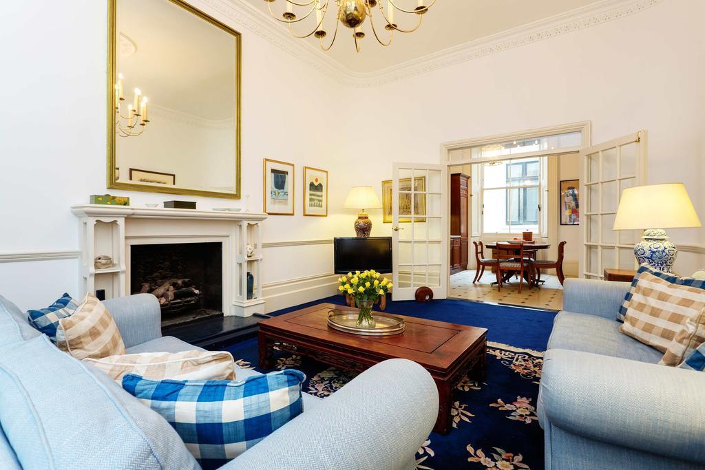 Veeve - Queen's Gardens Flat Apartment *