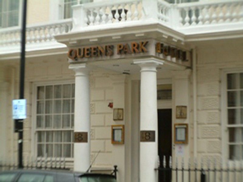 Queens Park 3*