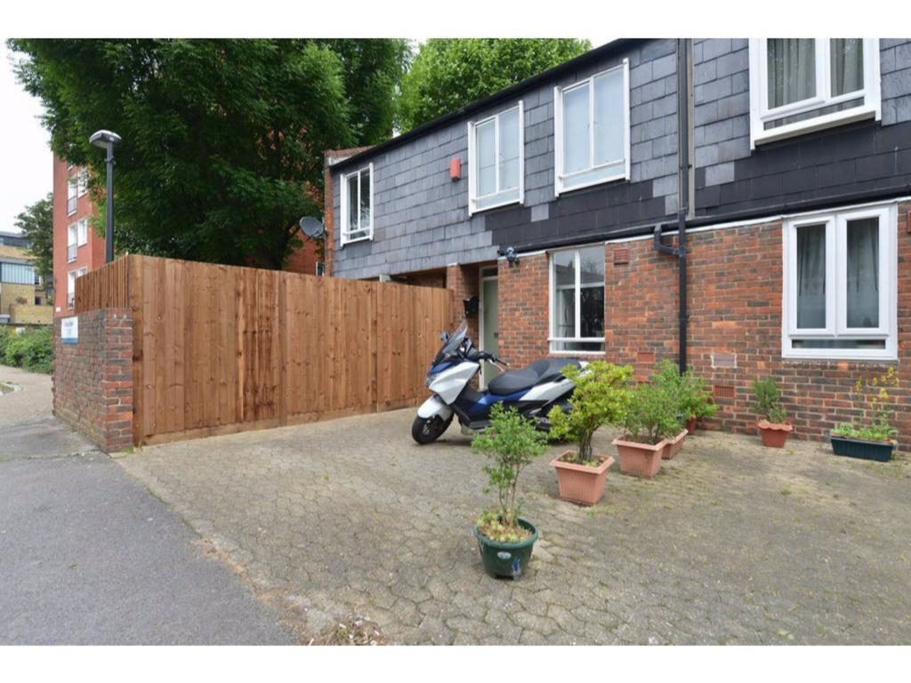 1 Double-Bed Kennington-Sk Homestay *