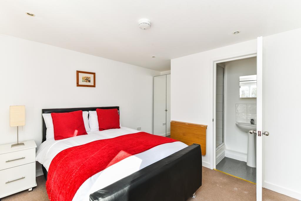 Guest house Riverbank Stay