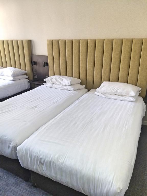 Garden Court 3*