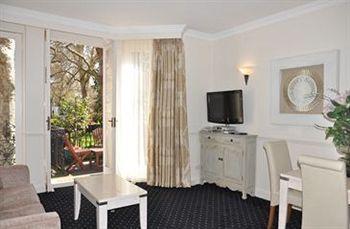 Collingham Serviced Aparthotel 4*