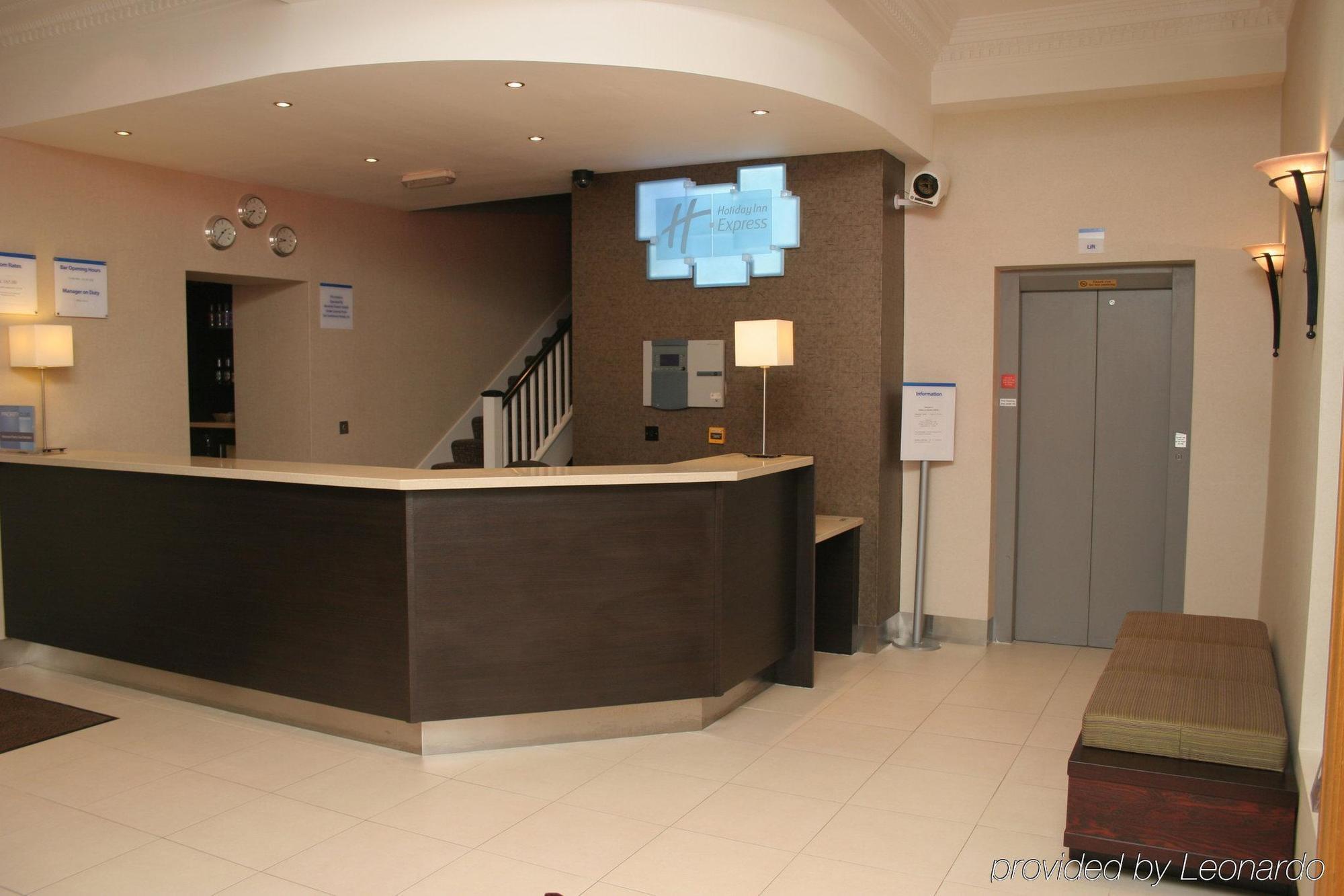 Express Victoria By Ihg Hotel