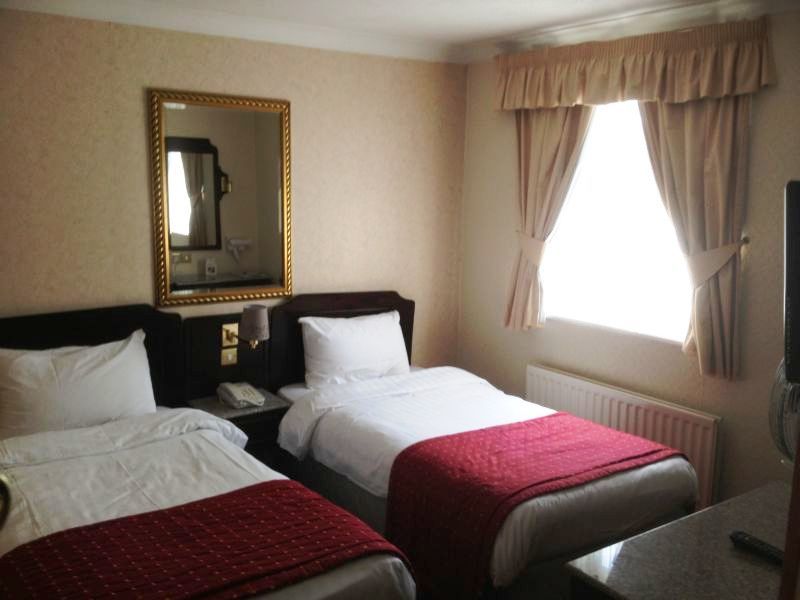 Holiday Villa Hotel