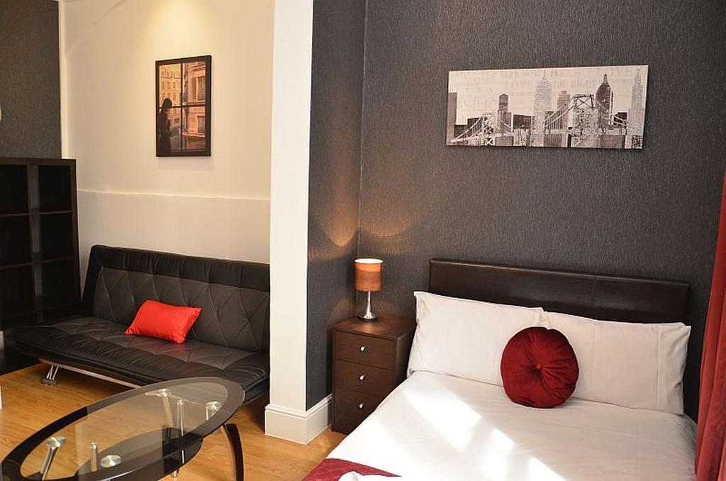 Hyde Park Talbot Square Apartment