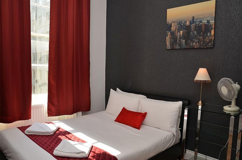 Hyde Park Talbot Square Apartment