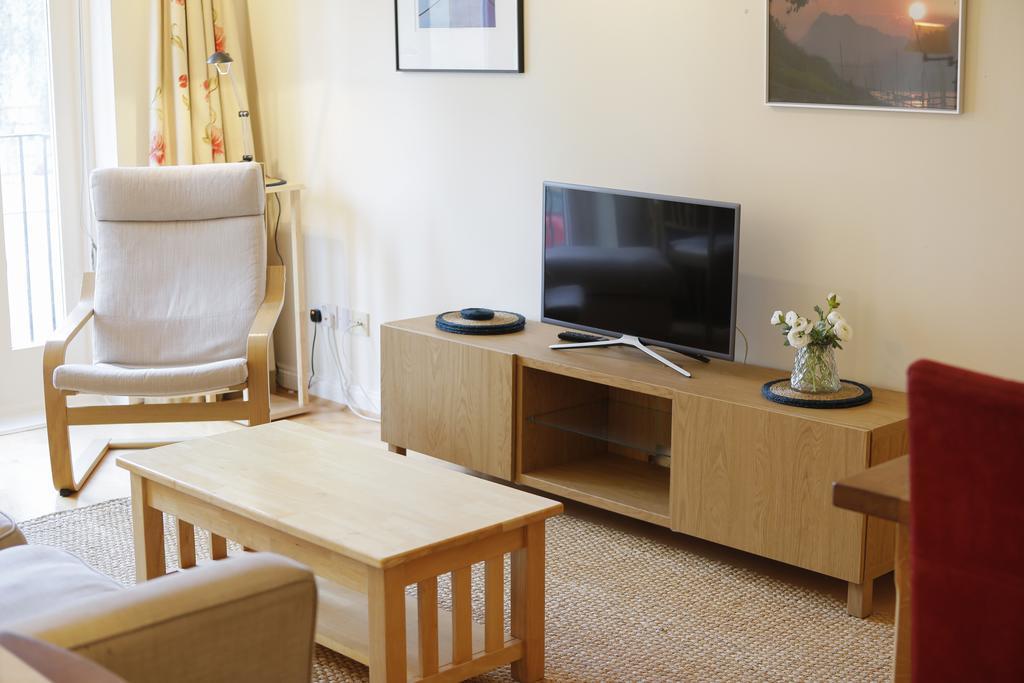 Apartment Cozy With Parking & Patio *
