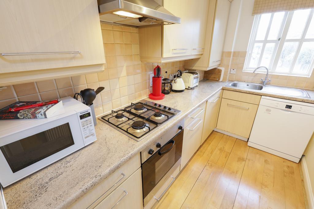 Beautiful Flat With Terrace Apartment