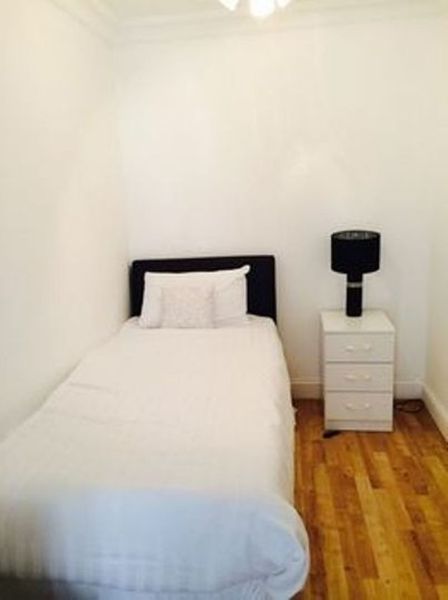Wellington Road Apartment *