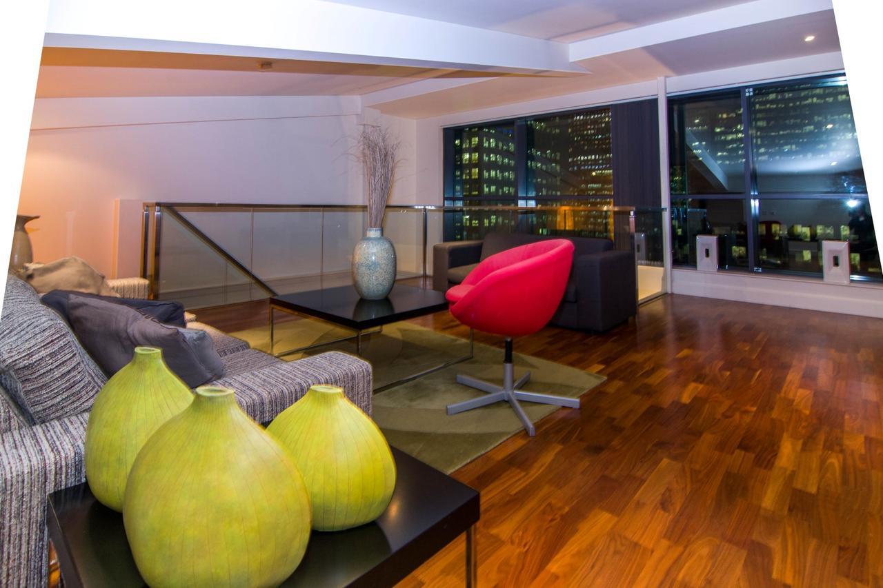 Canary Wharf - Corporate Riverside Apartments Apartment London
