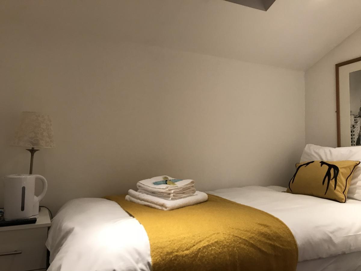 Guest house Riverbank Stay *