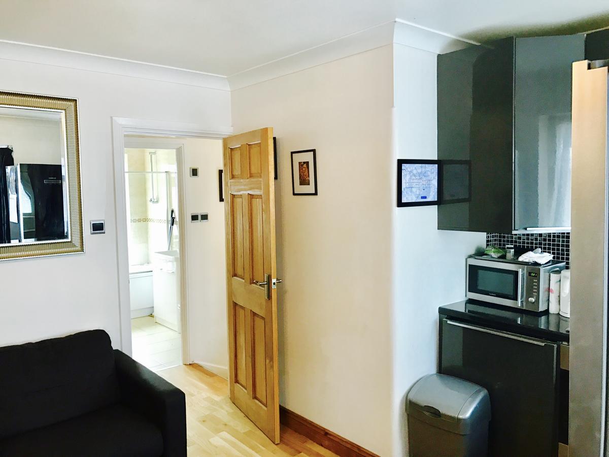 London Nw9 Apartment London