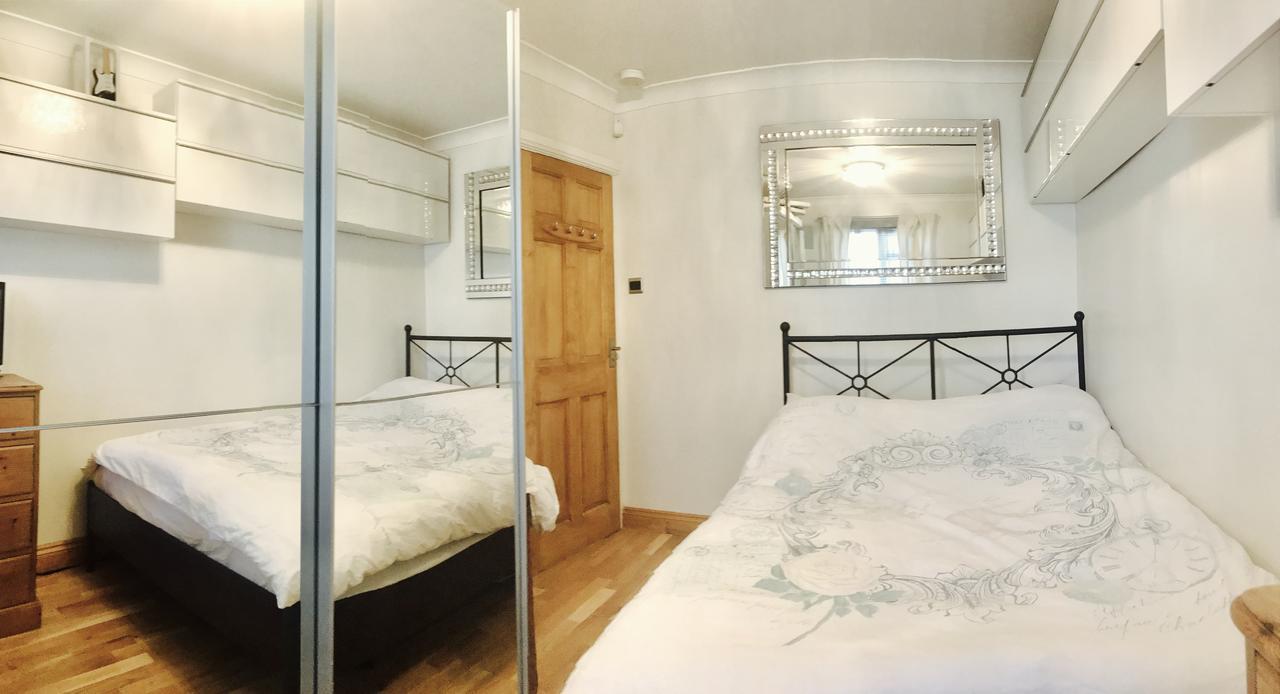 Apartment London Nw9