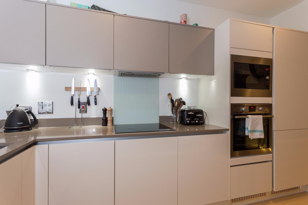 2 Bedroom Penthouse In Canada Water With Balcony Apartment