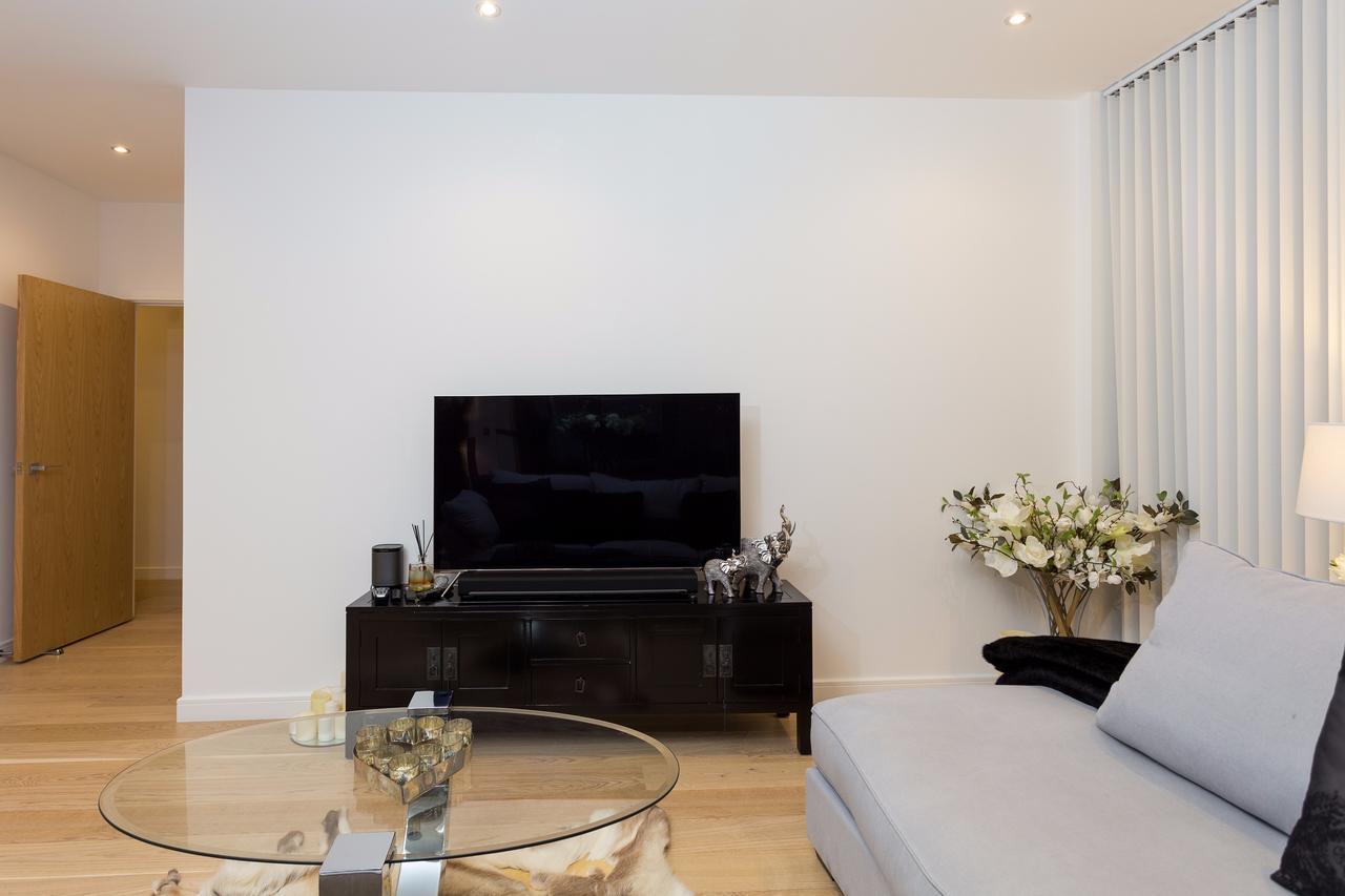2 Bedroom Penthouse In Canada Water With Balcony * London