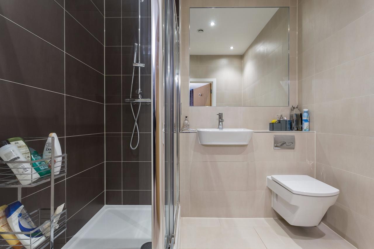 2 Bedroom Penthouse In Canada Water With Balcony Apartment London