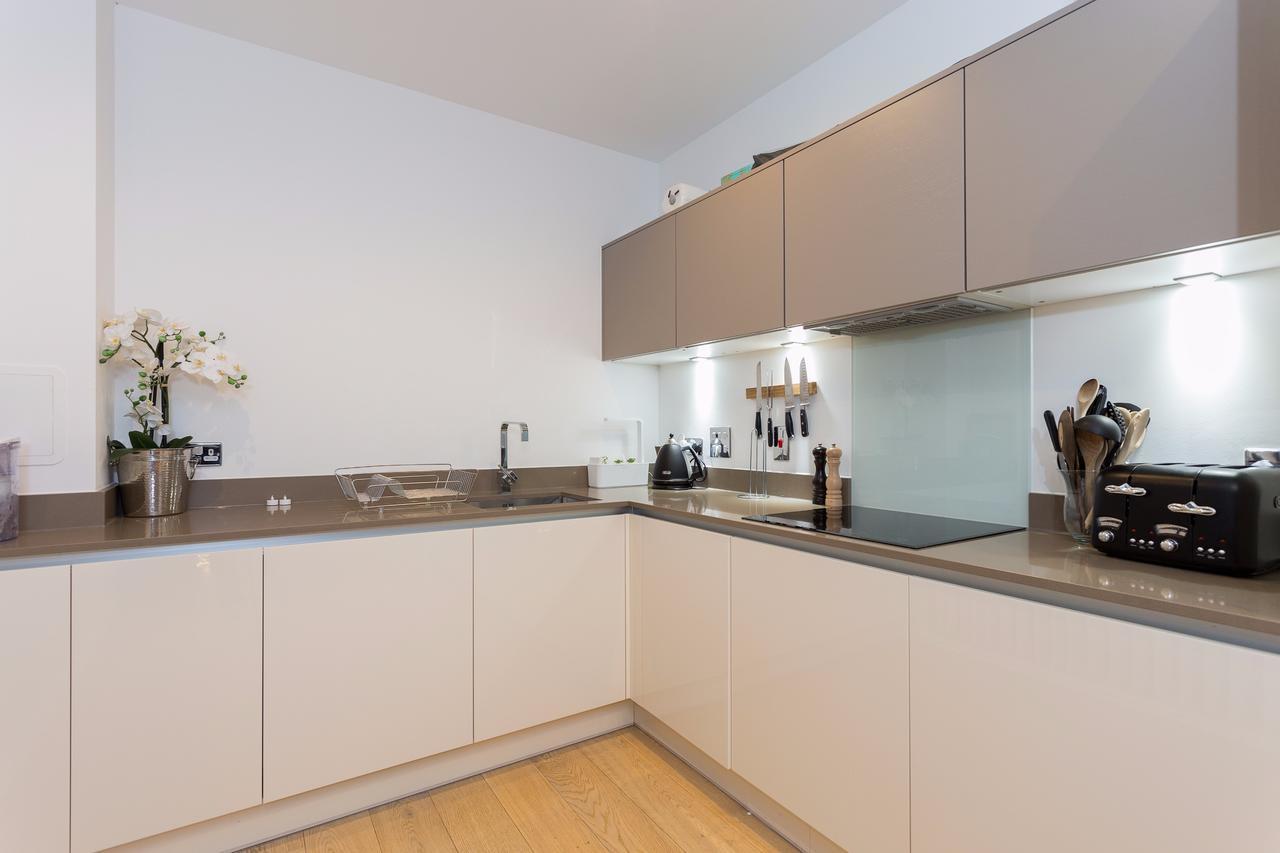 2 Bedroom Penthouse In Canada Water With Balcony * London