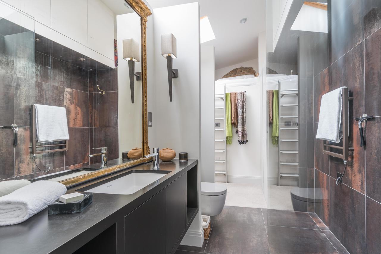 Classic Hammersmith By Ravenscourt Park Apartment London