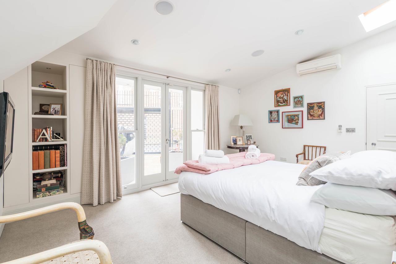 Classic Hammersmith By Ravenscourt Park *
