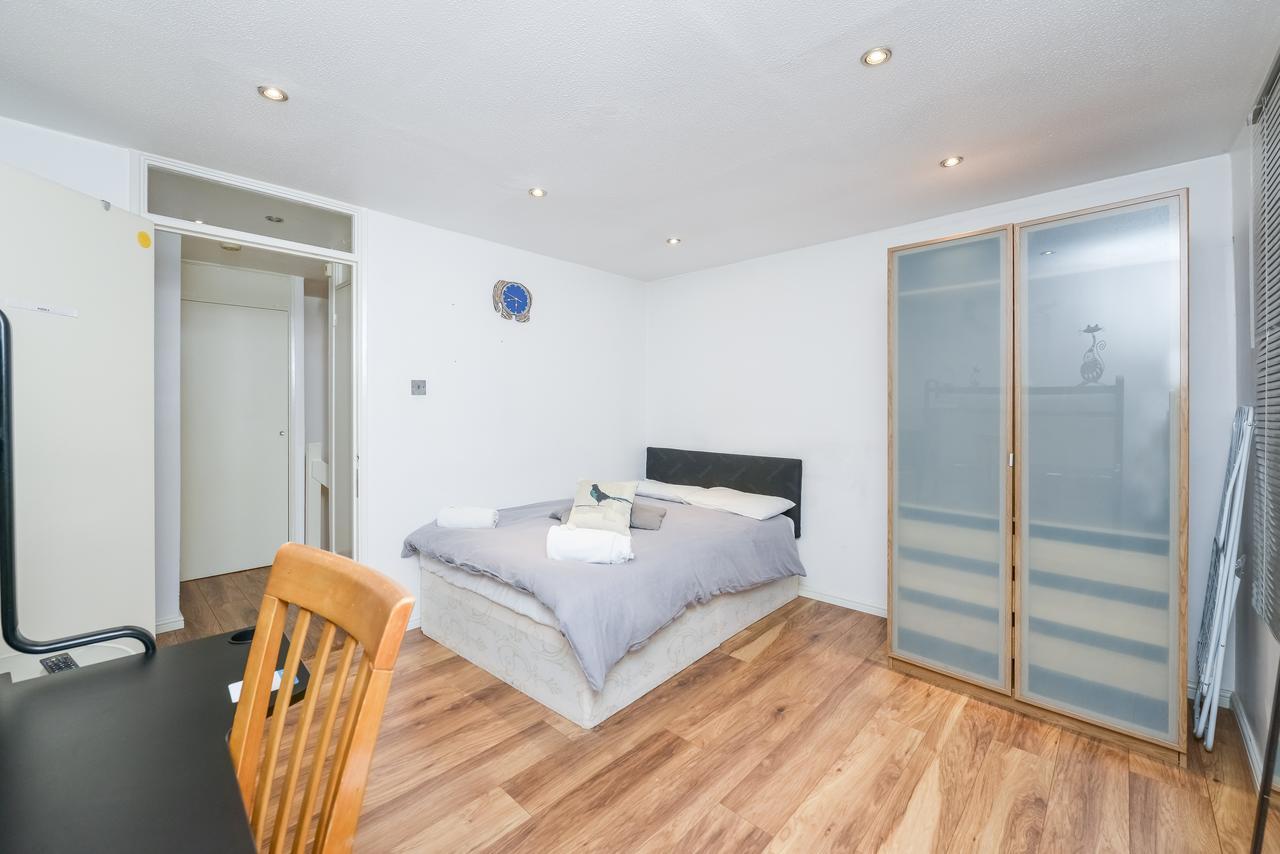 1 Double-Bed Kennington-Sk Homestay