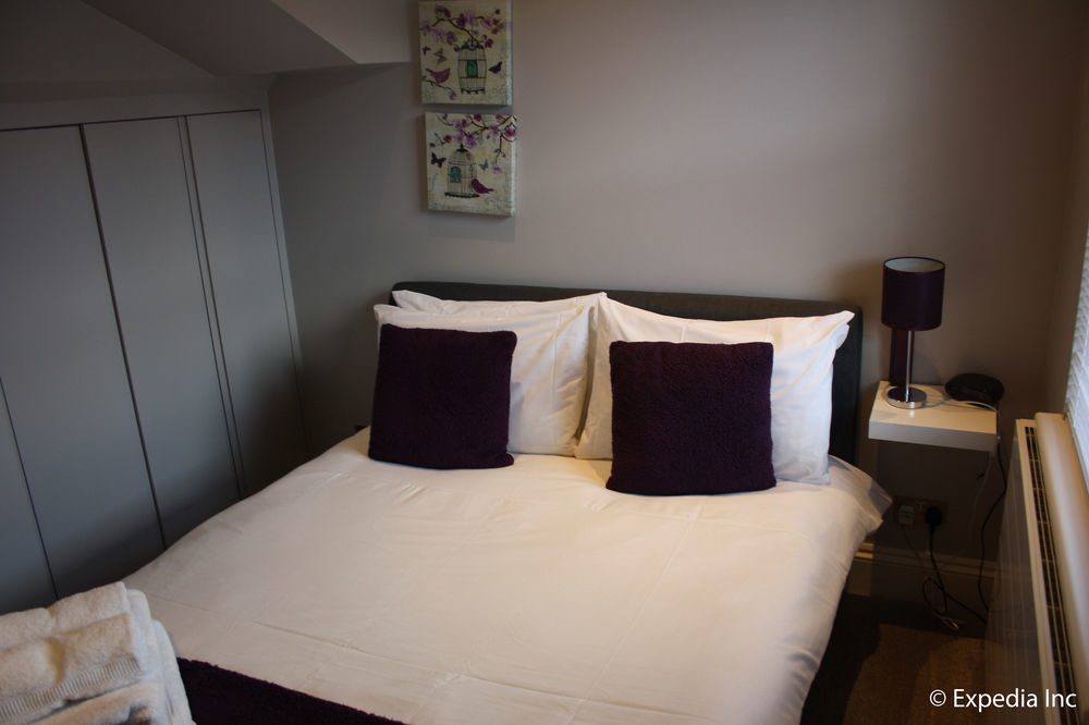 Barons Court Queens Club By Viridian Apartment London