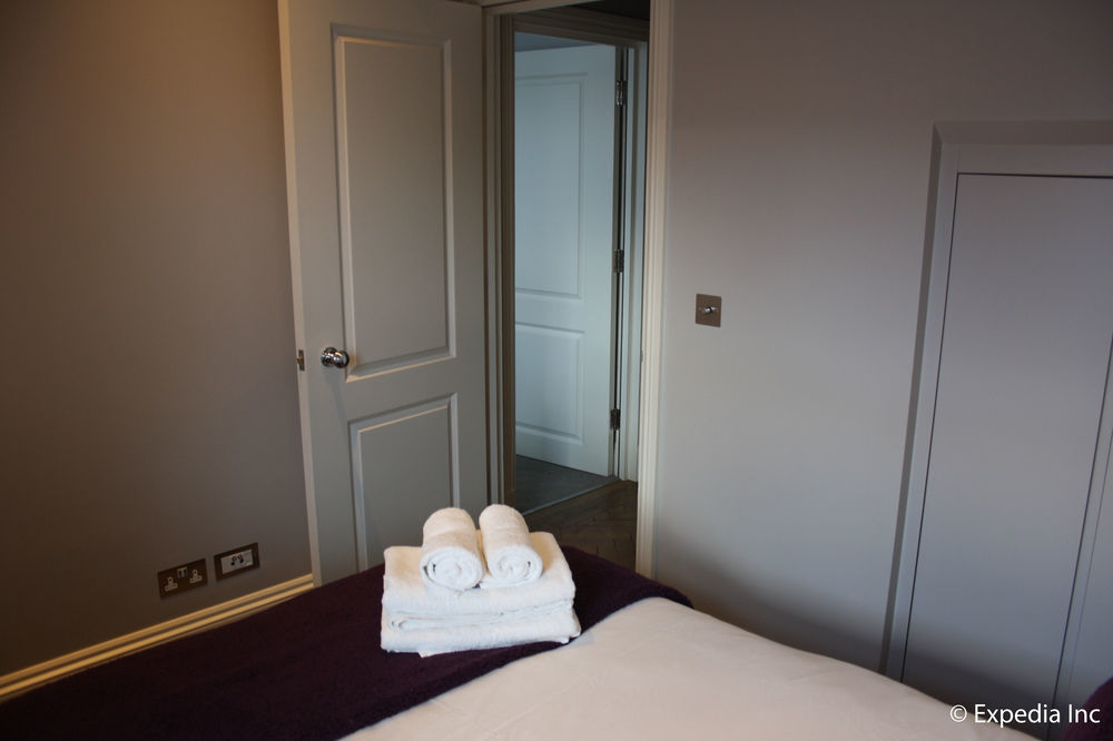 Barons Court Queens Club By Viridian Apartment London