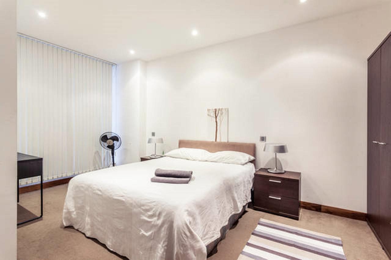 Bell Street Apartment