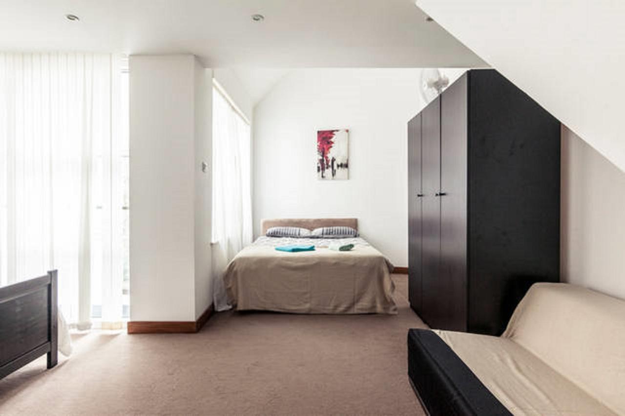 Bell Street Apartment London