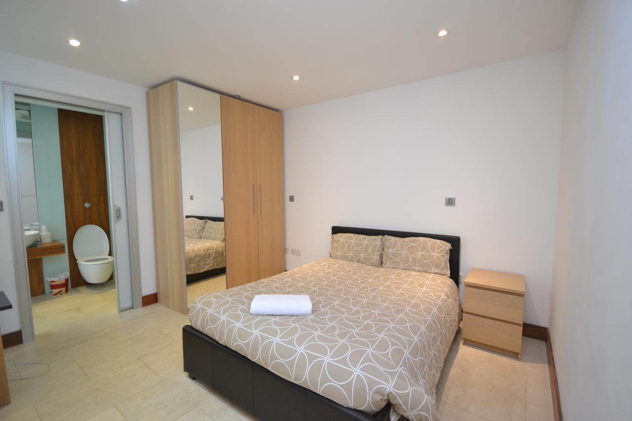 Bell Street Apartment