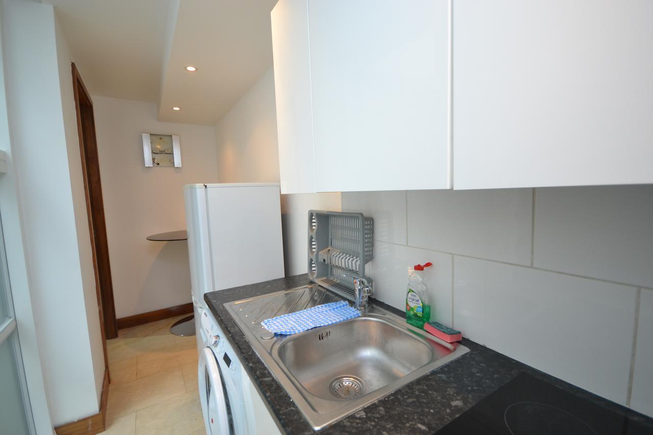 Bell Street Apartment London