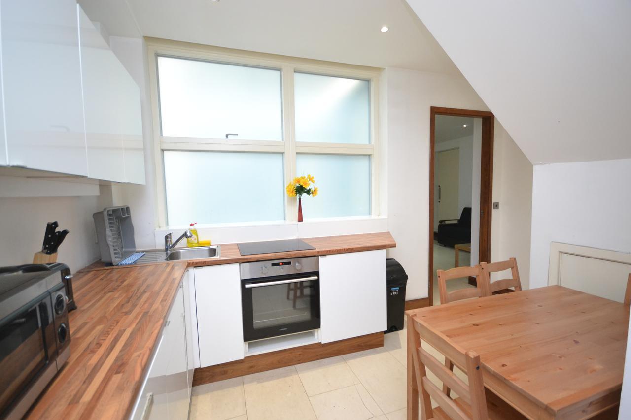Bell Street Apartment
