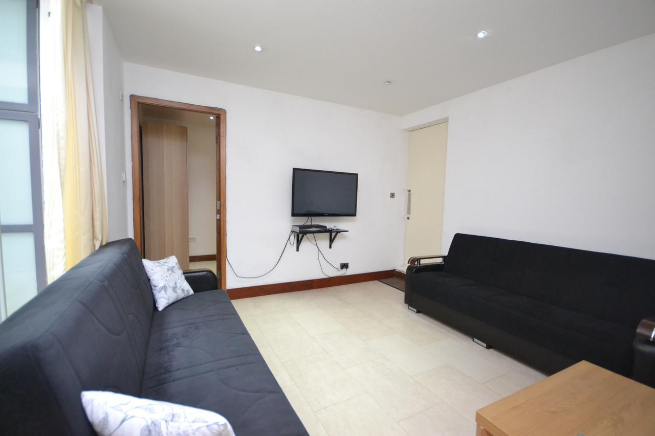 Apartment Bell Street