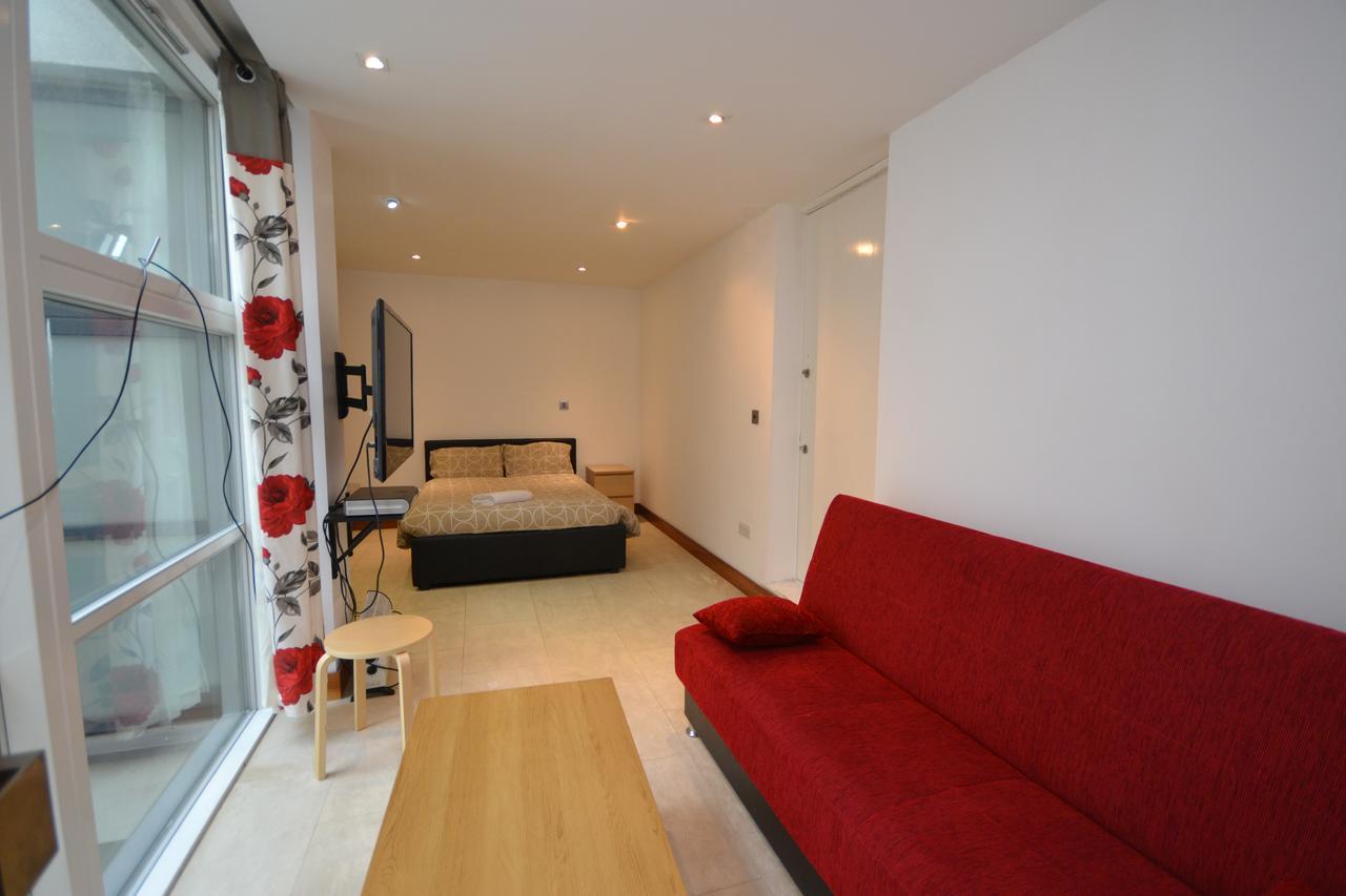 Bell Street Apartment