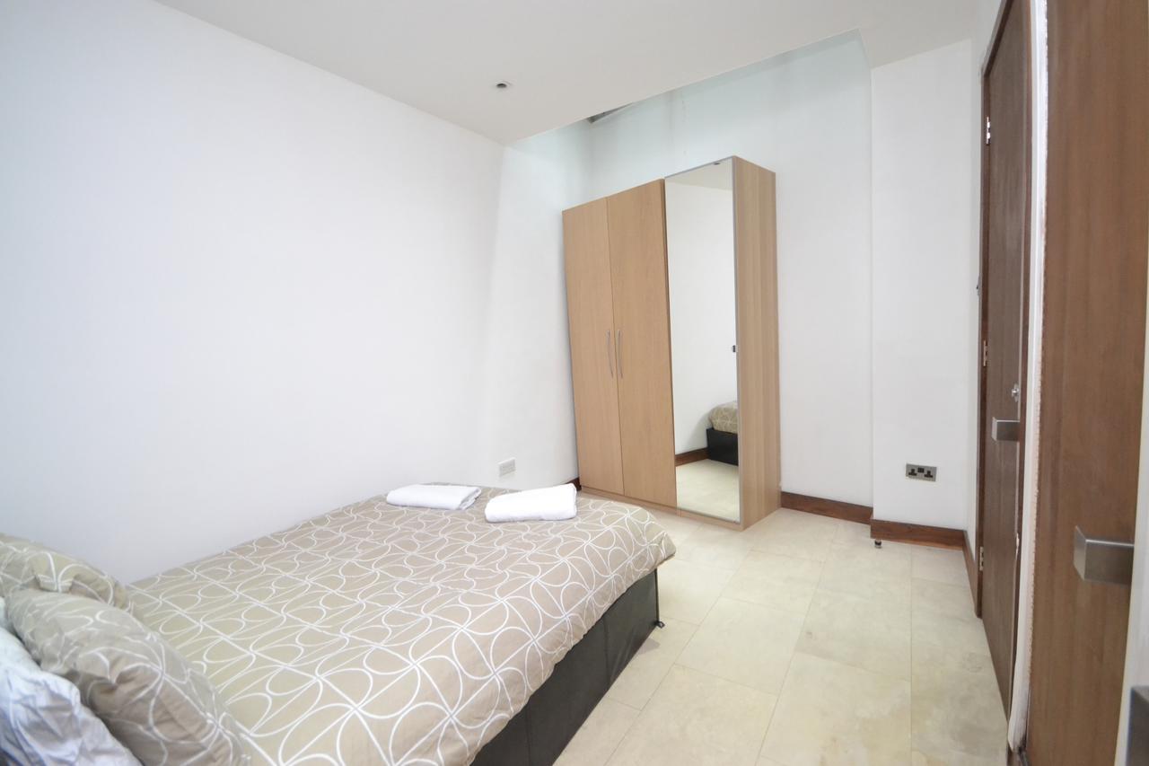 Bell Street Apartment *
